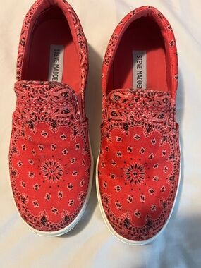 Steve Madden Red Bandana Slip-On Sneakers